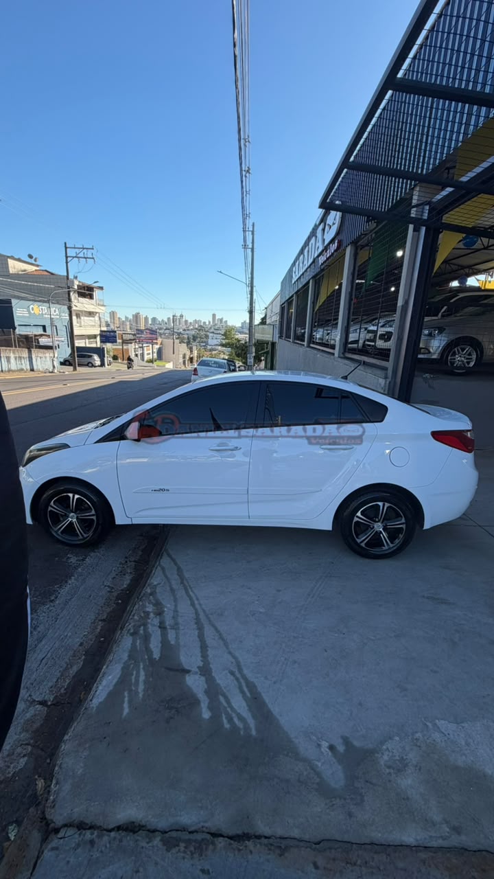 HYUNDAI HB20S