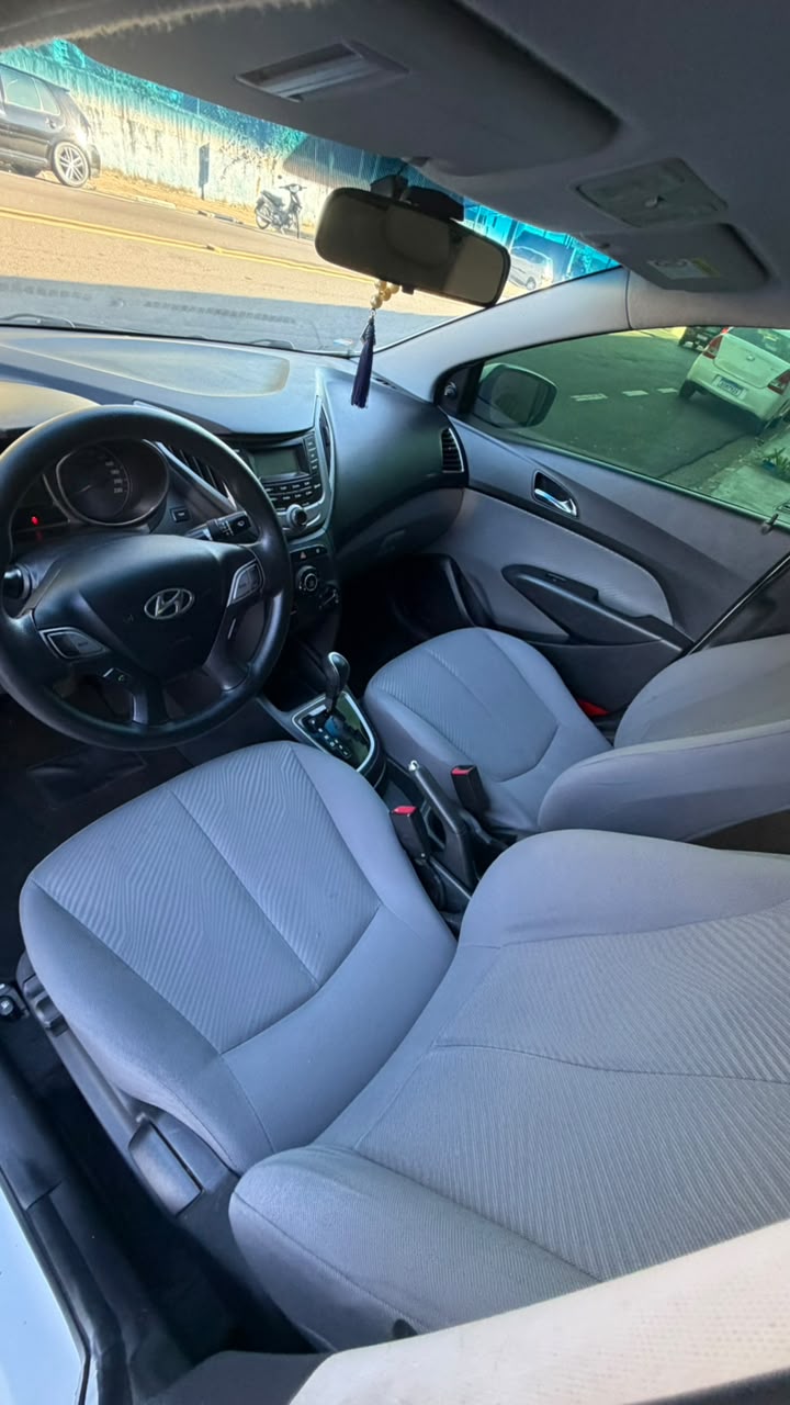 HYUNDAI HB20S