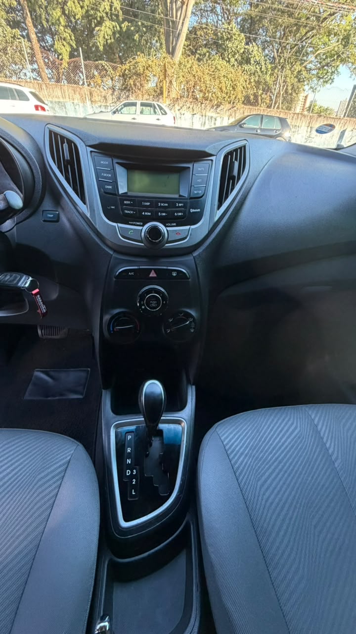HYUNDAI HB20S
