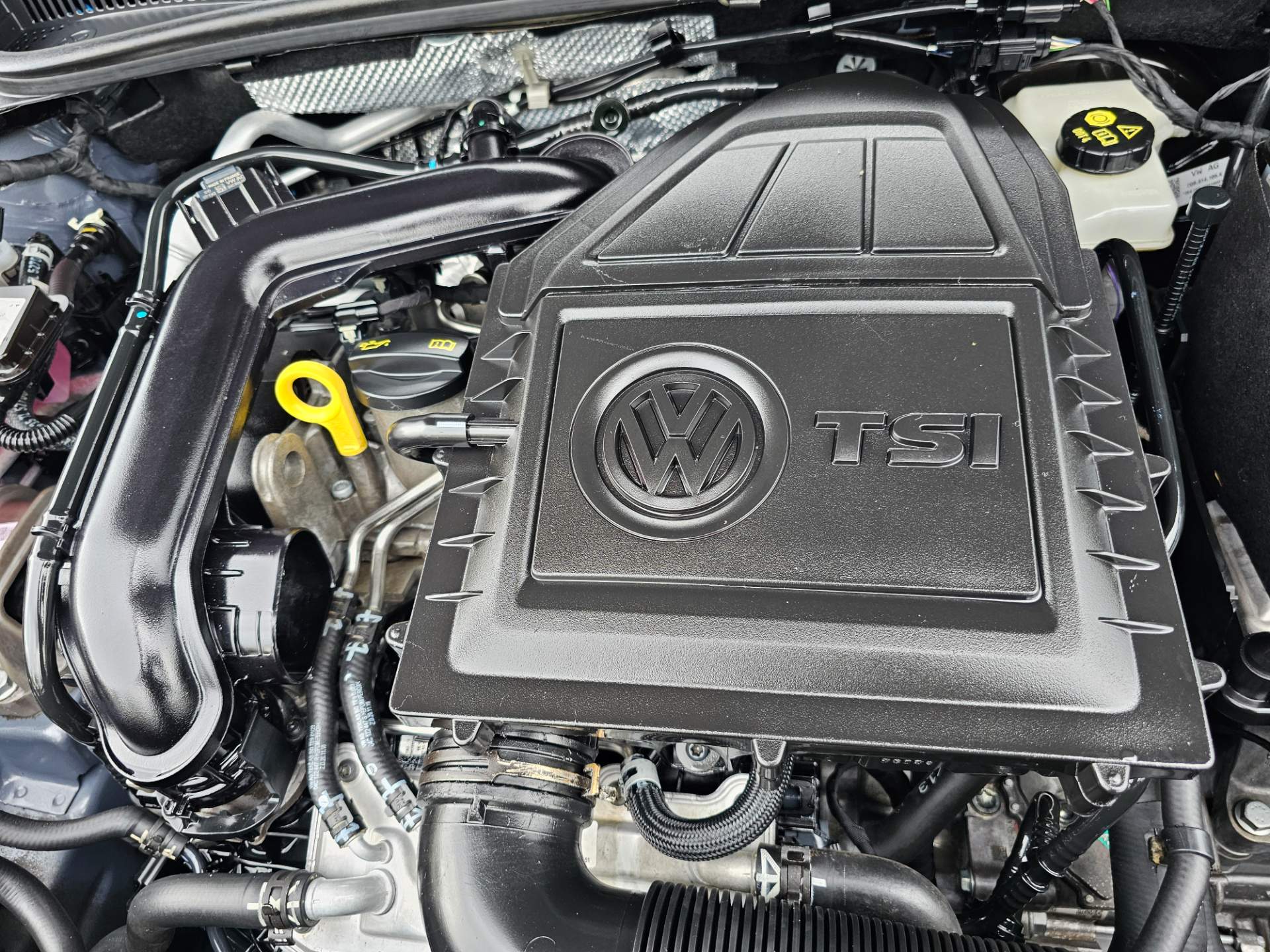 VOLKSWAGEN VIRTUS