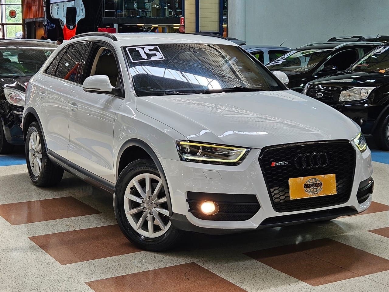 AUDI Q3