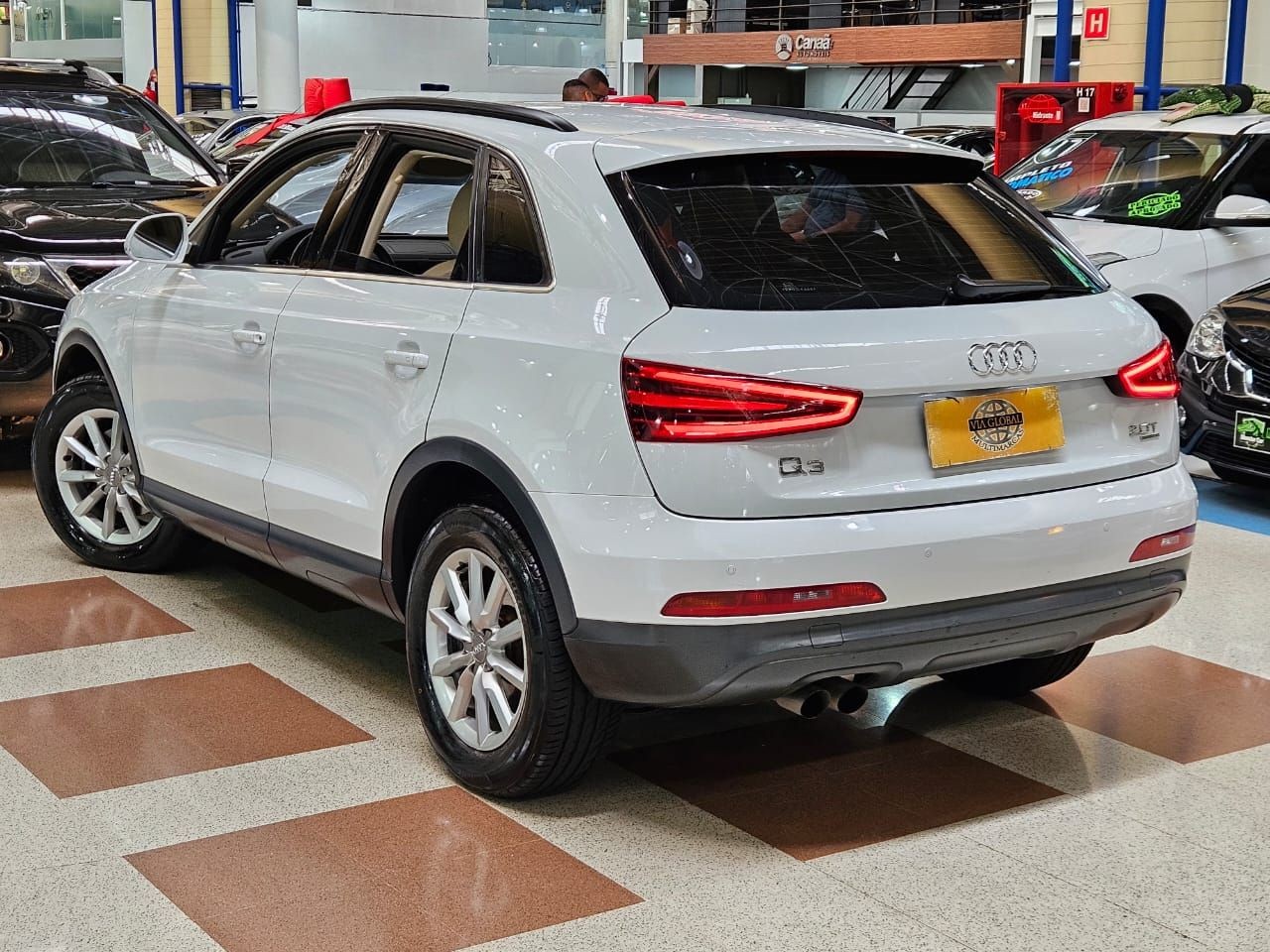 AUDI Q3