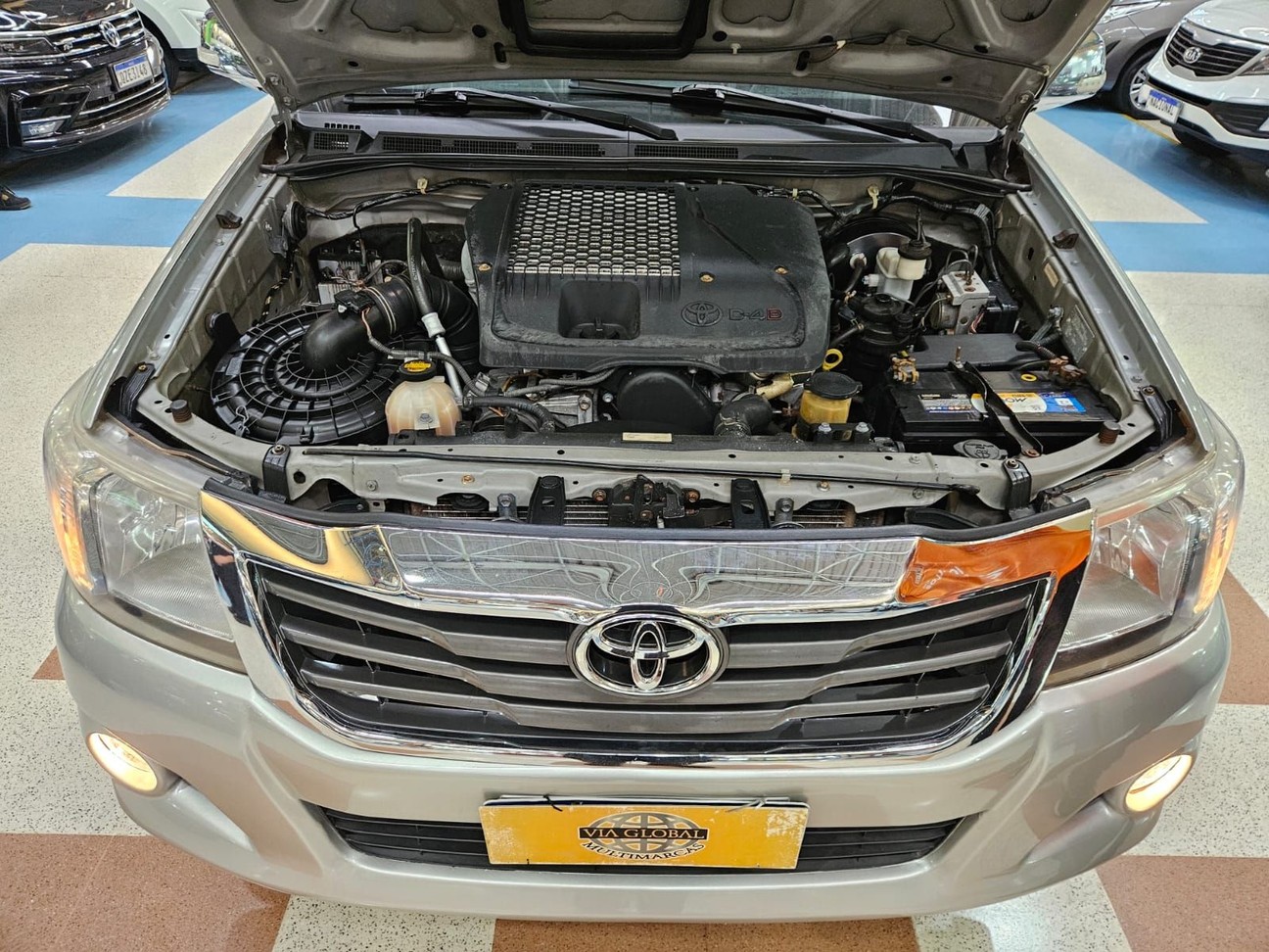 TOYOTA HILUX
