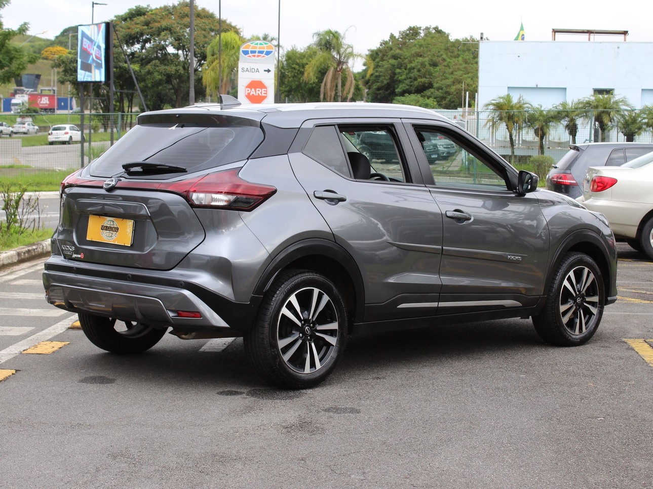 NISSAN KICKS PLAY