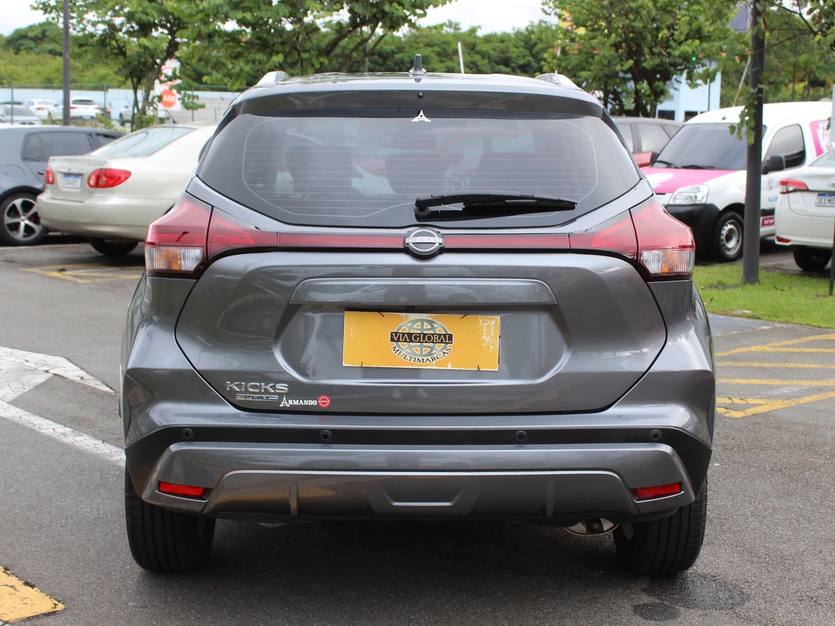 NISSAN KICKS PLAY
