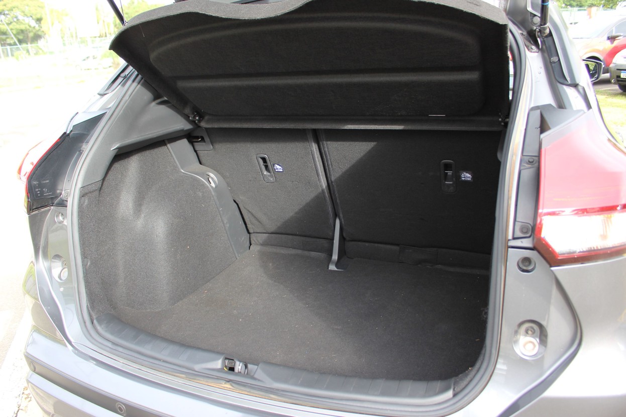 NISSAN KICKS PLAY
