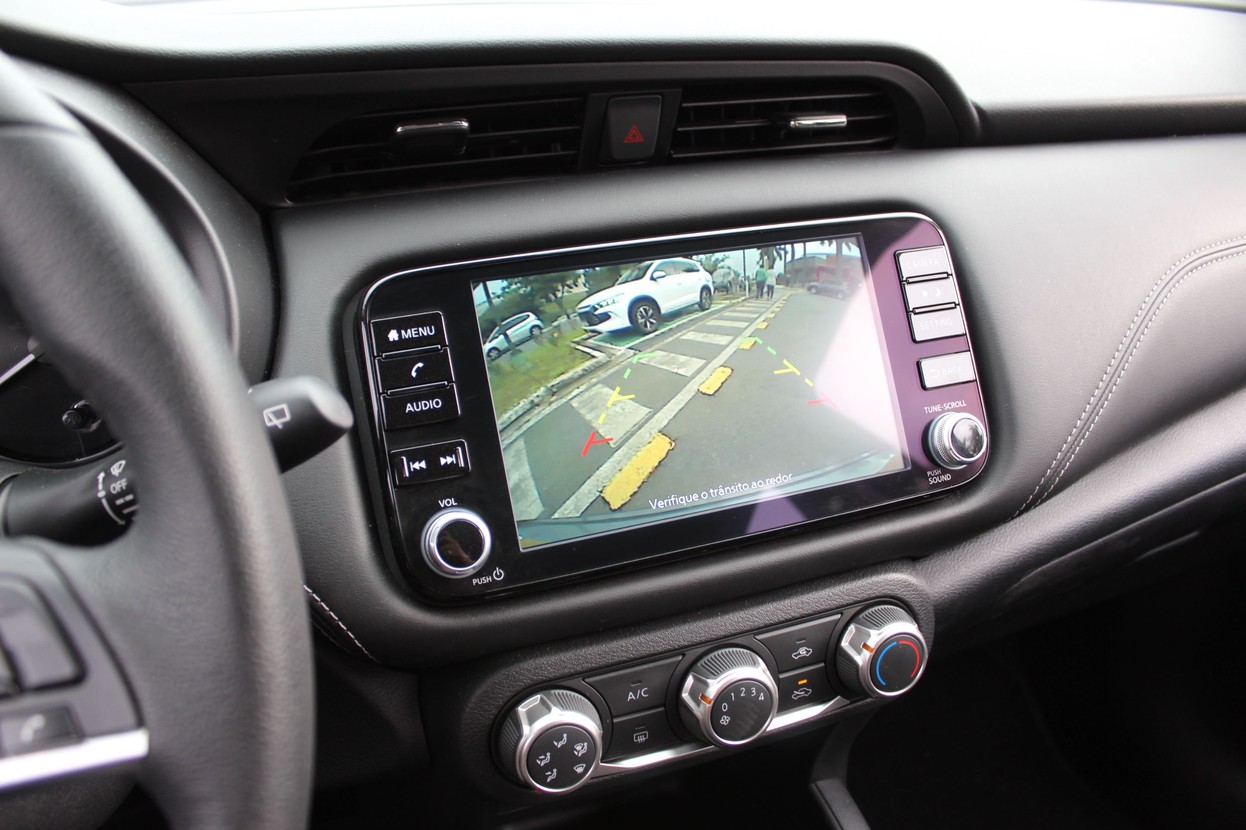 NISSAN KICKS PLAY