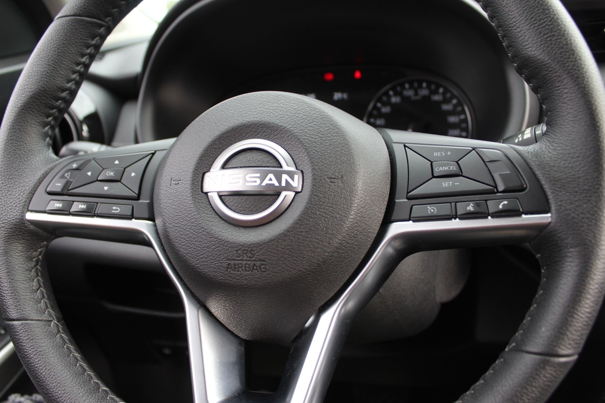 NISSAN KICKS PLAY