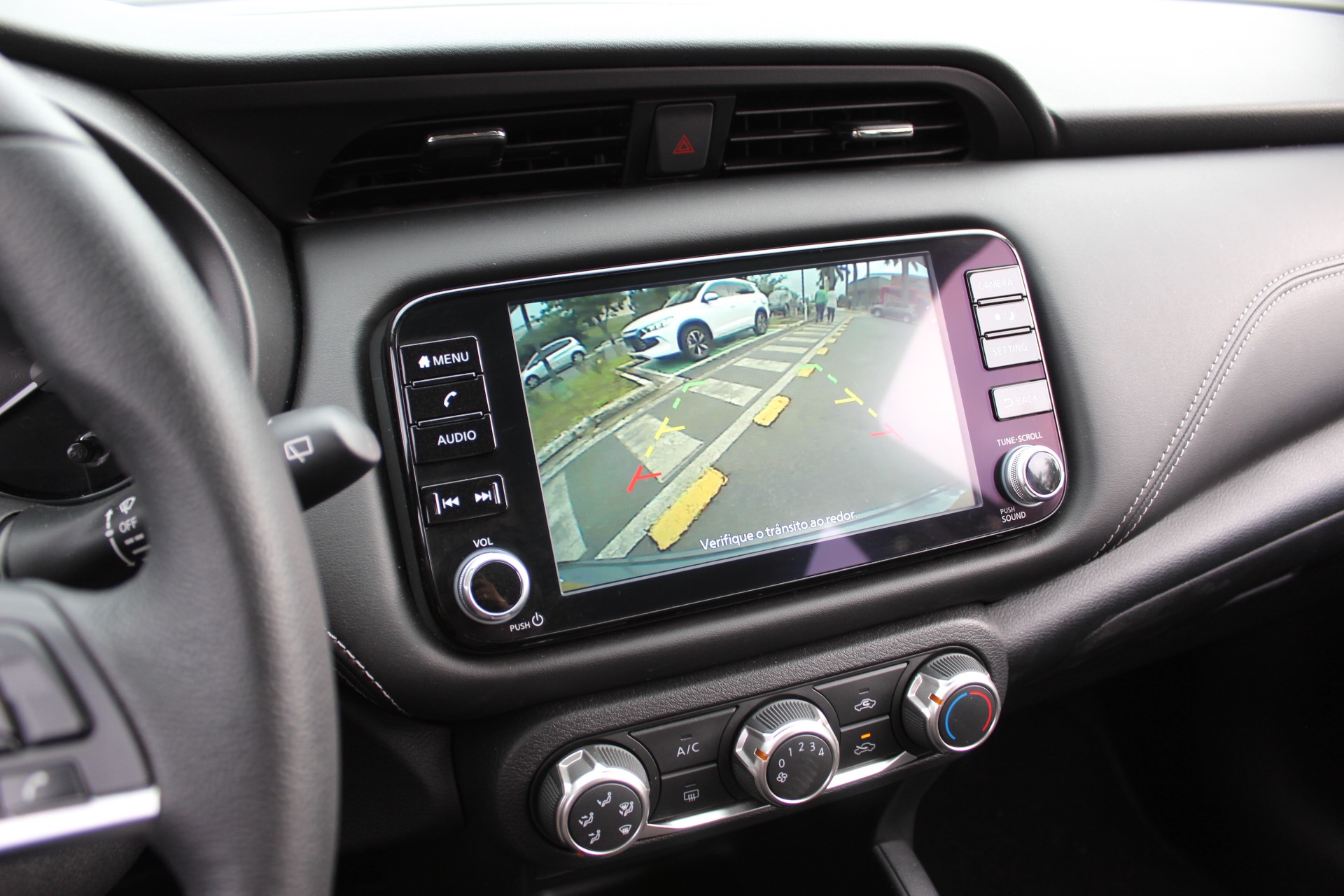 NISSAN KICKS PLAY
