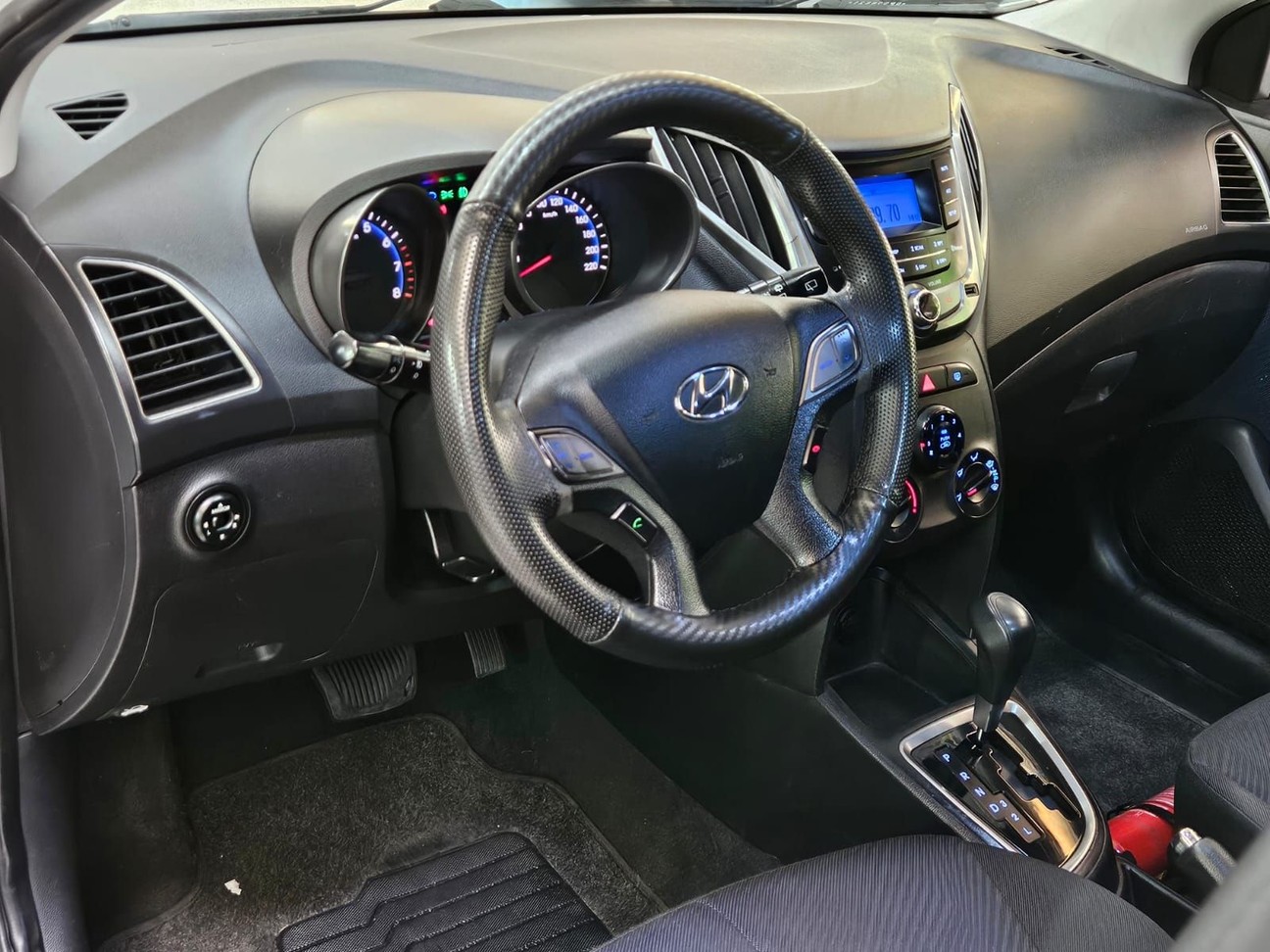 HYUNDAI HB20