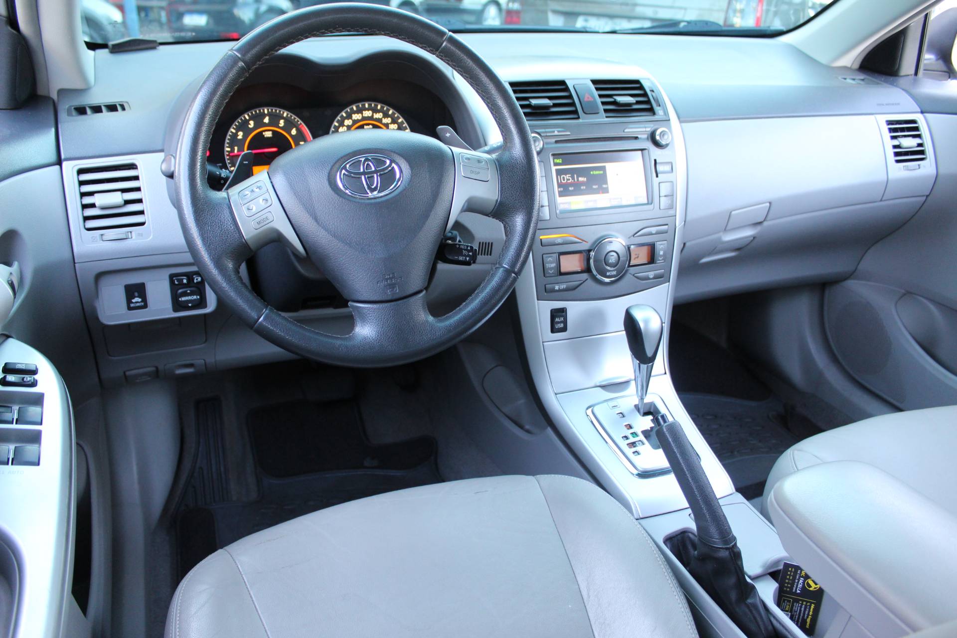 TOYOTA COROLLA