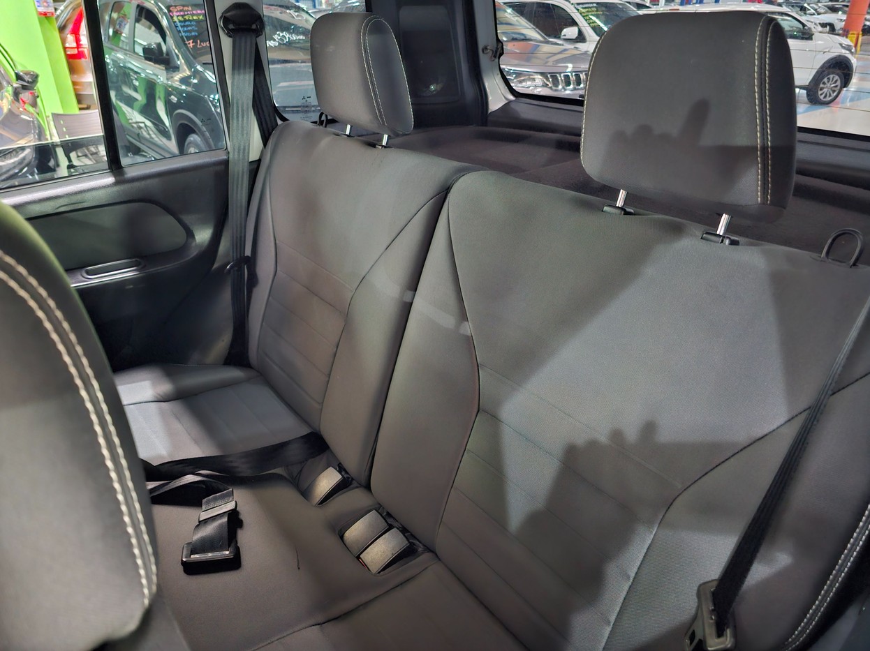 MITSUBISHI PAJERO TR4