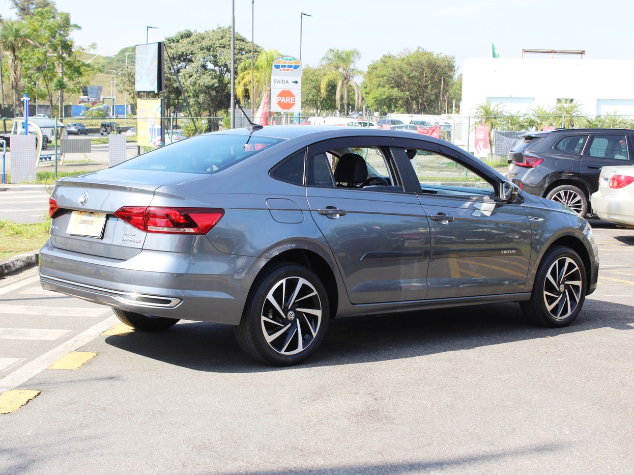 VOLKSWAGEN VIRTUS