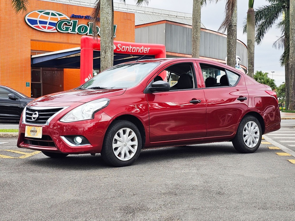 NISSAN VERSA