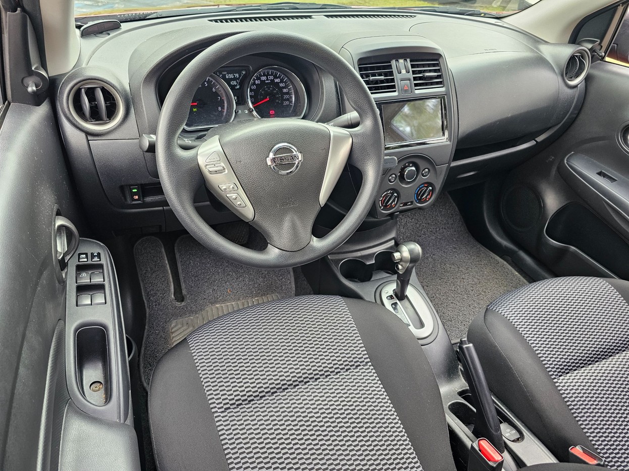 NISSAN VERSA
