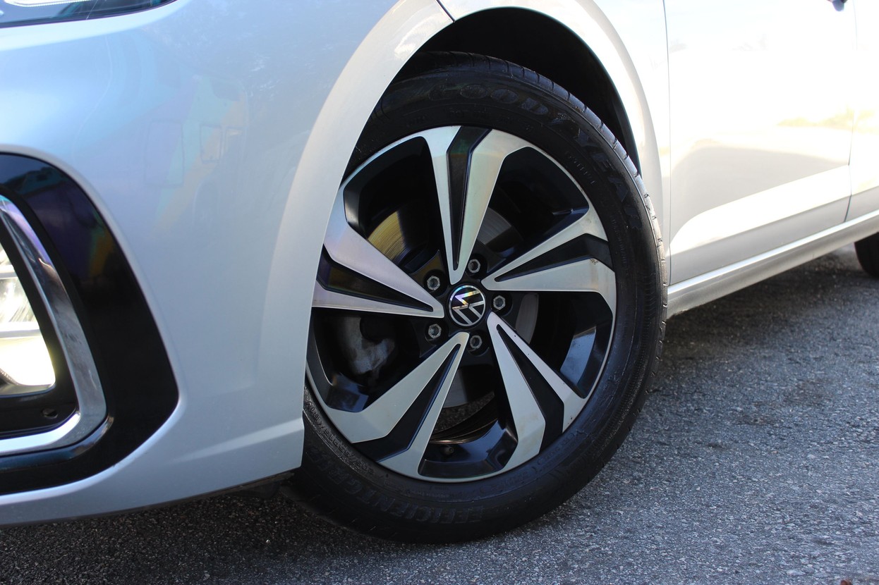 VOLKSWAGEN VIRTUS