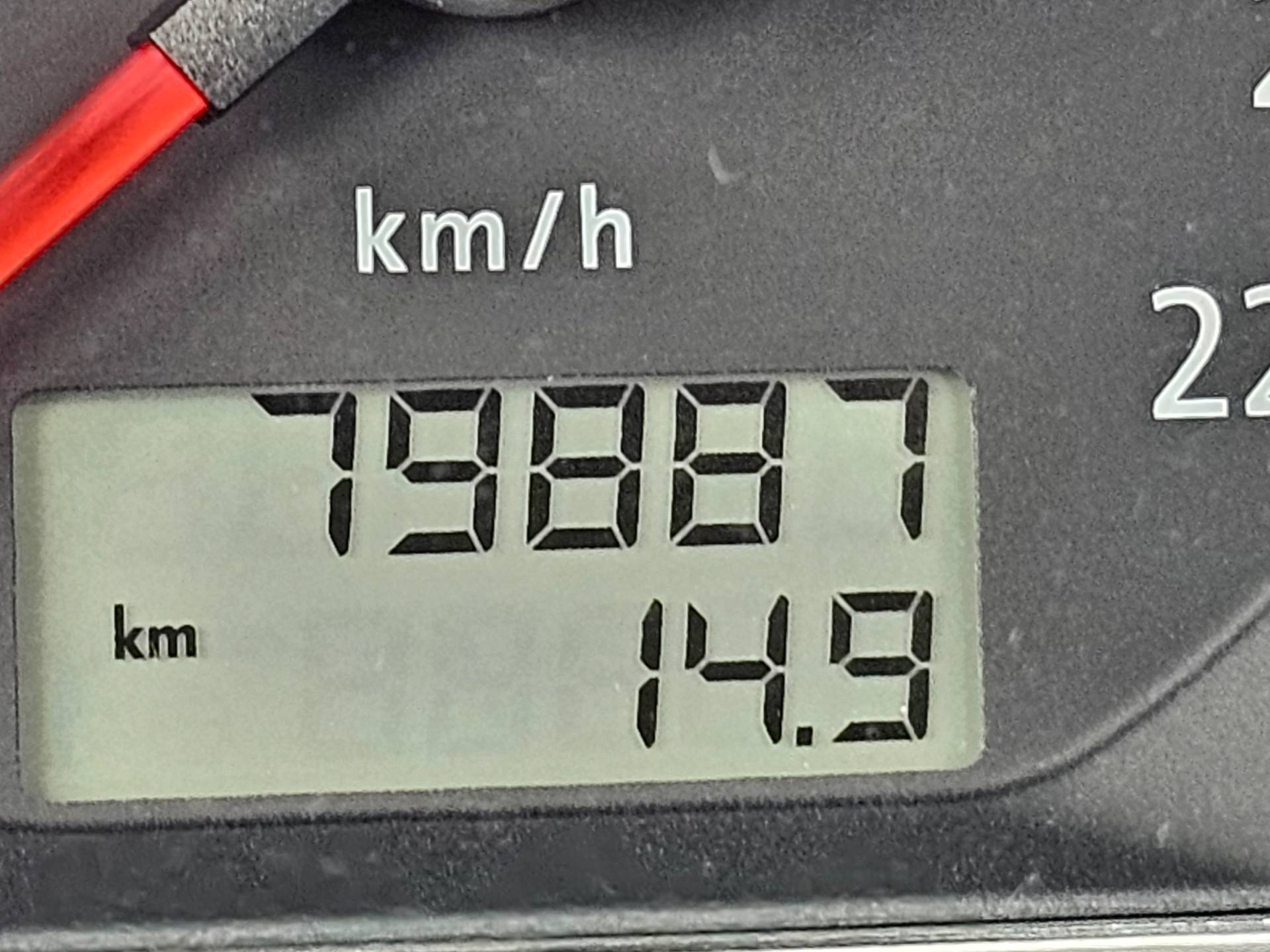 VOLKSWAGEN POLO SEDAN