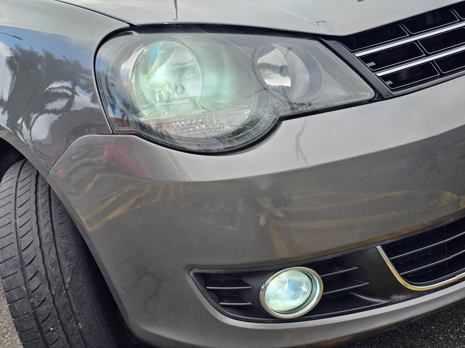 VOLKSWAGEN POLO SEDAN