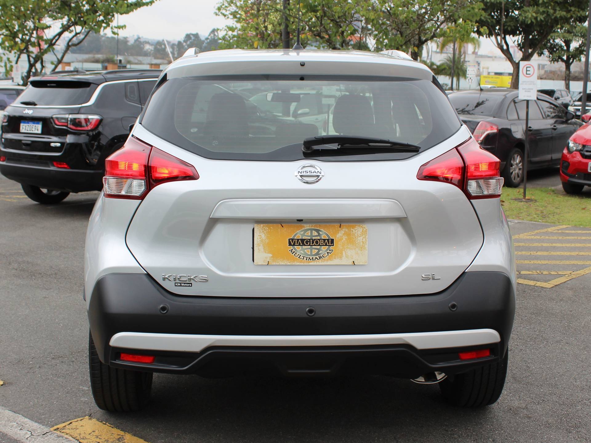 NISSAN KICKS