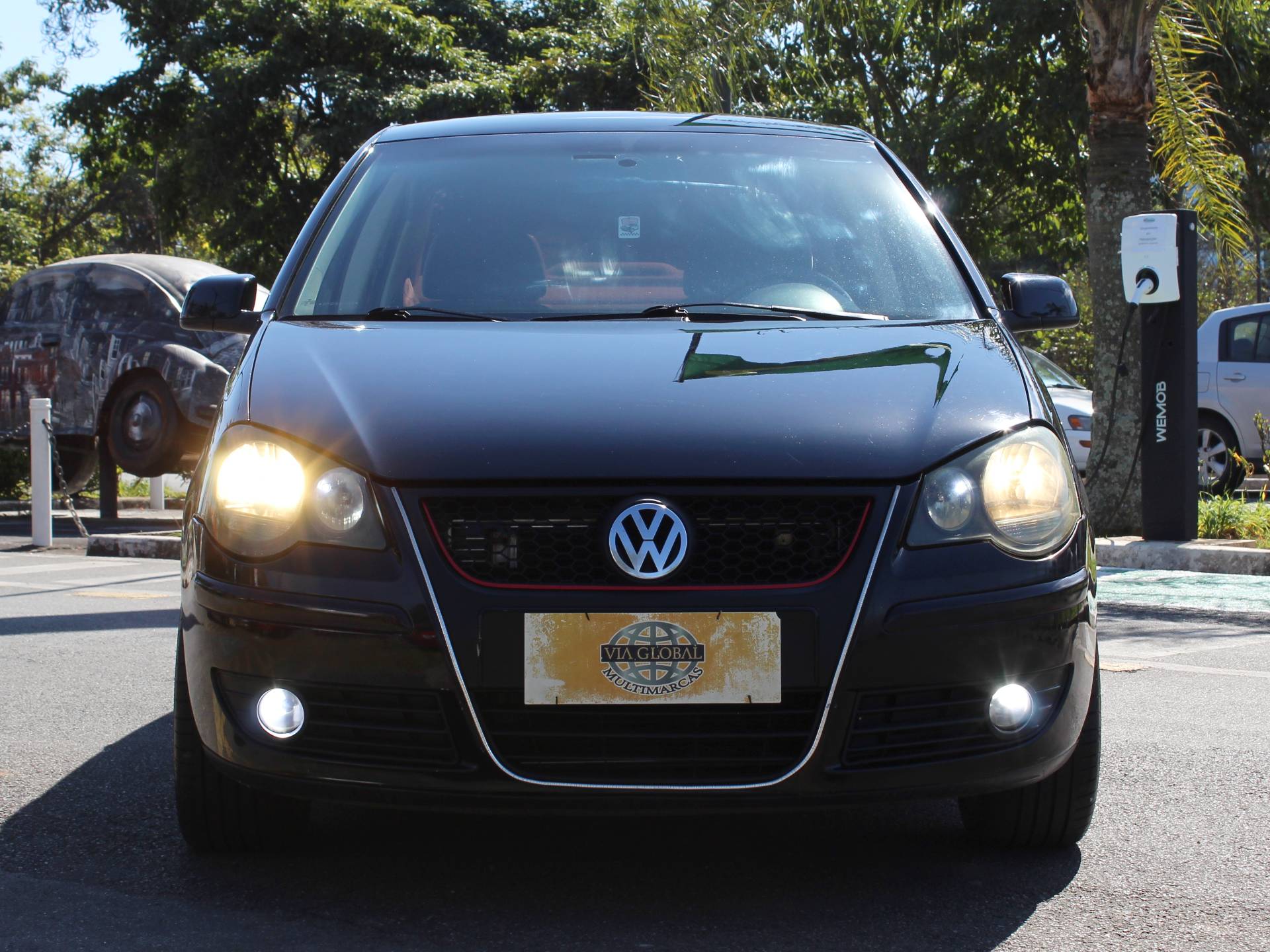 VOLKSWAGEN POLO SEDAN