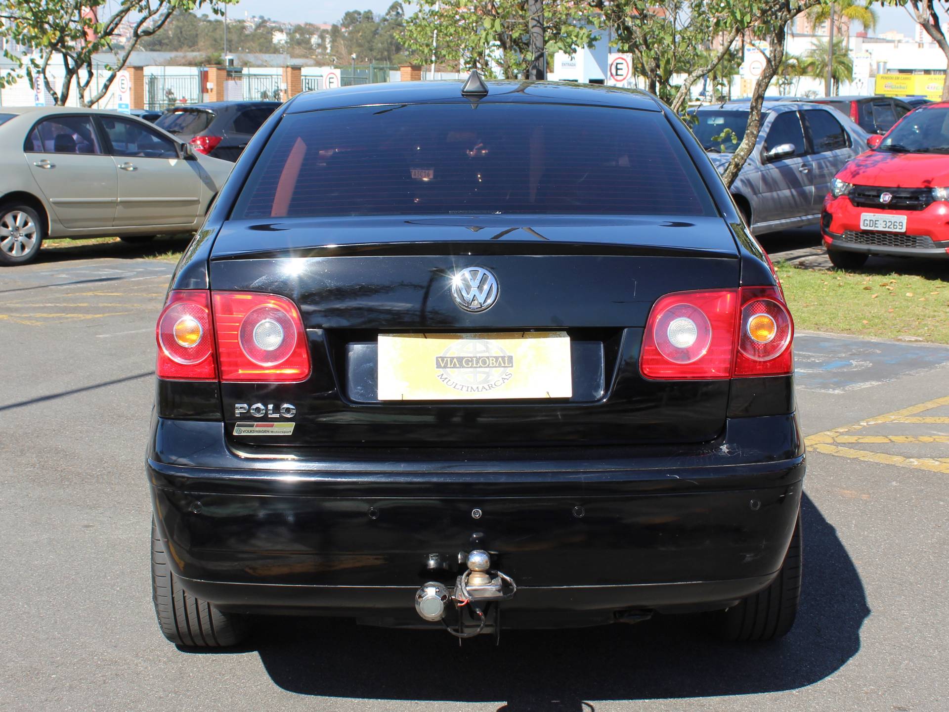 VOLKSWAGEN POLO SEDAN