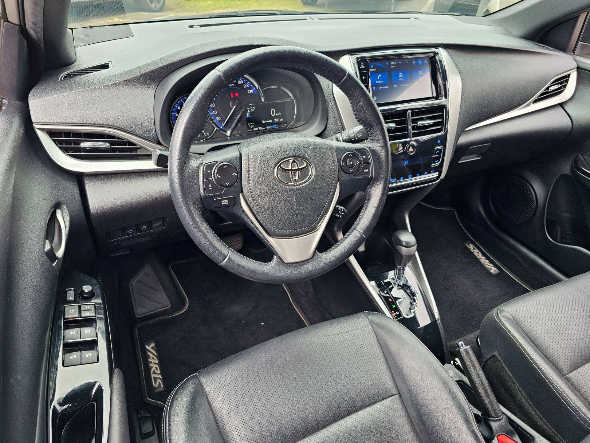 TOYOTA YARIS