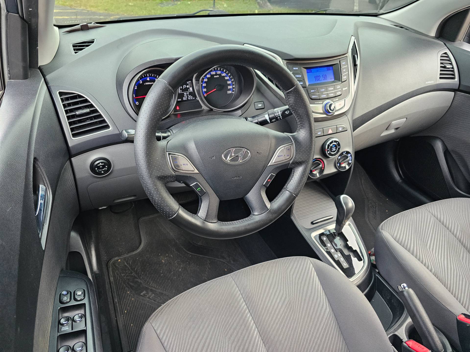 HYUNDAI HB20S