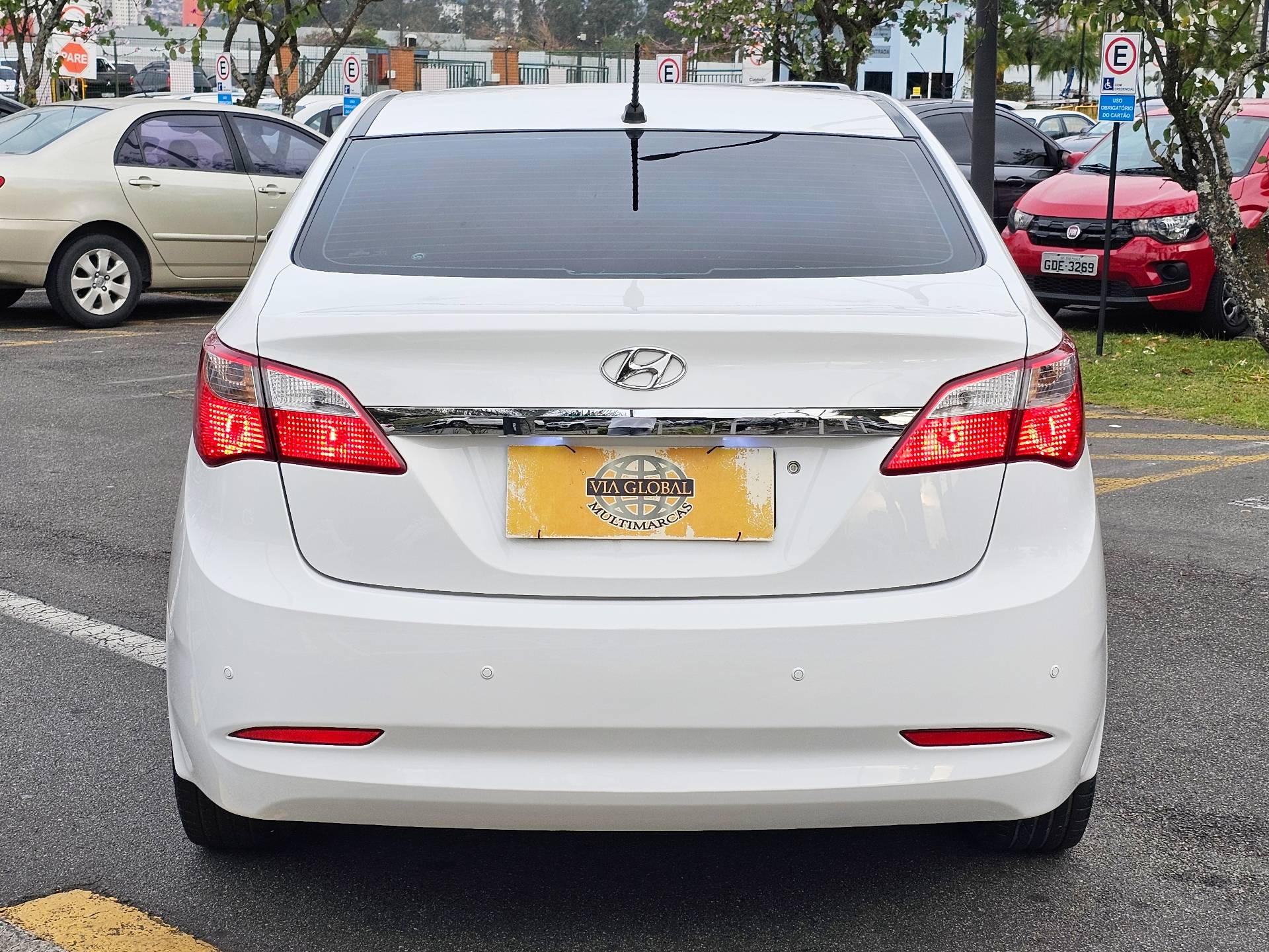 HYUNDAI HB20S