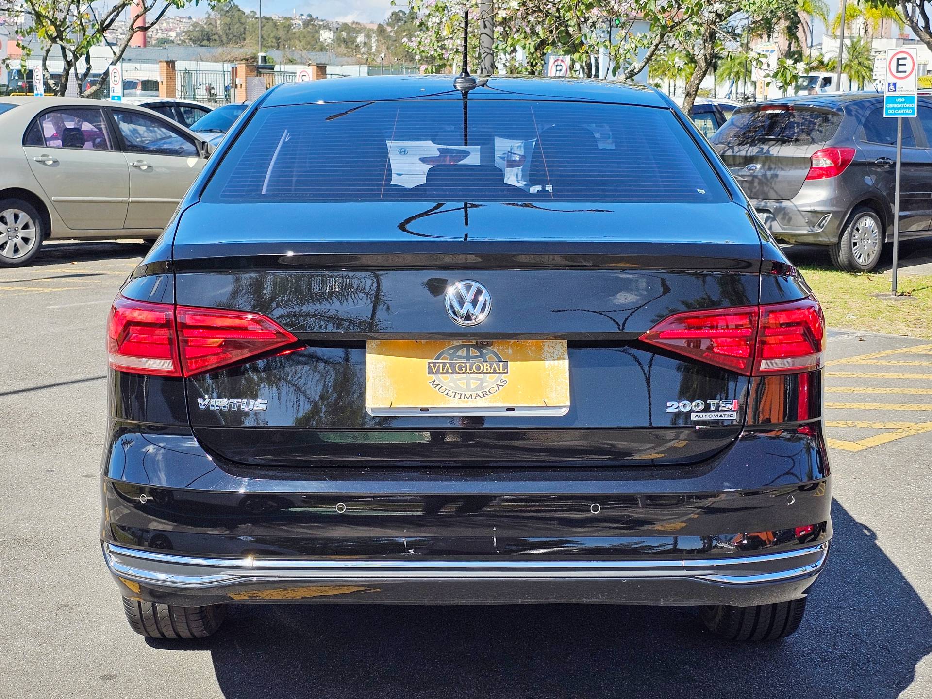 VOLKSWAGEN VIRTUS