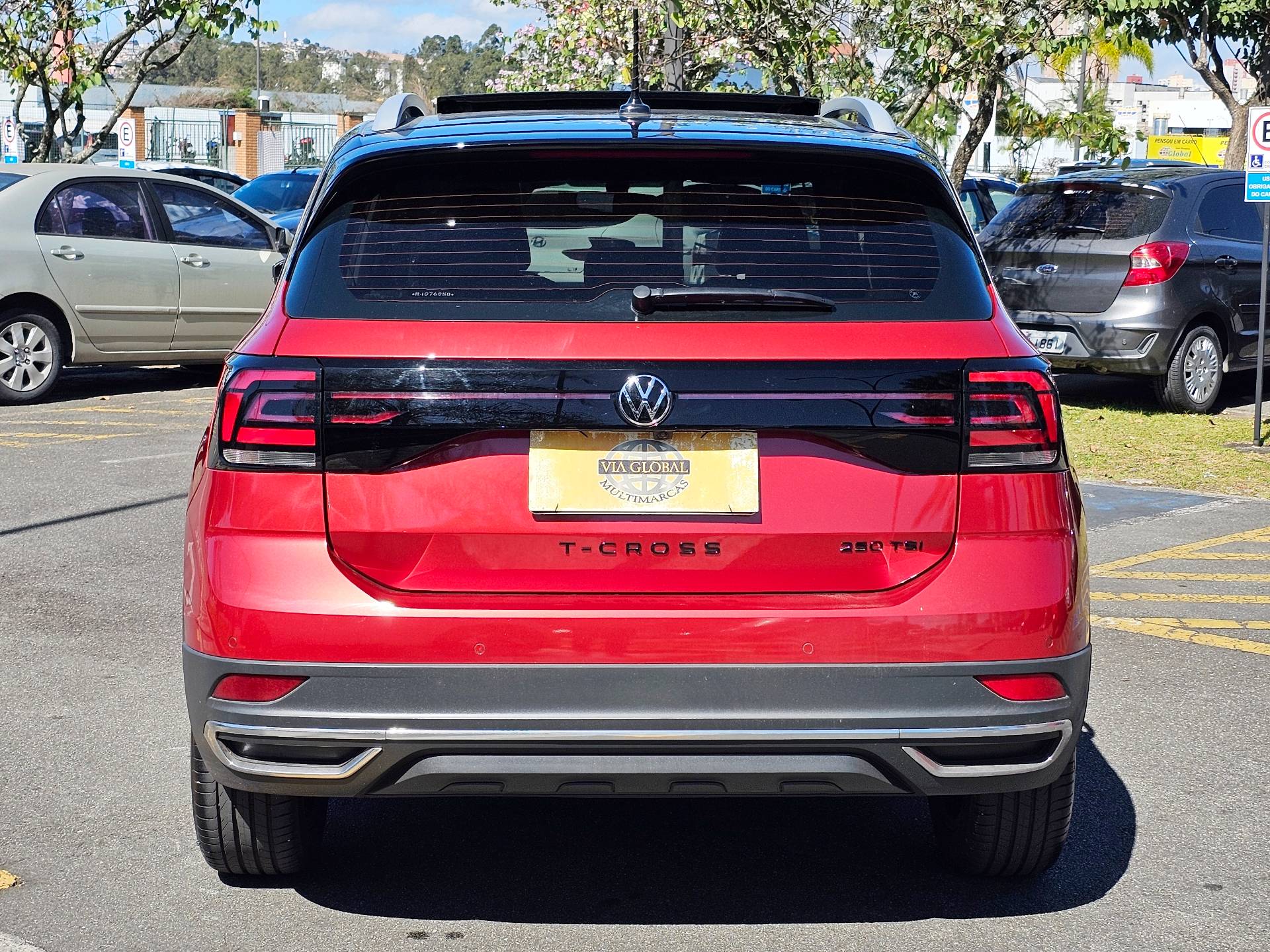 VOLKSWAGEN T-CROSS