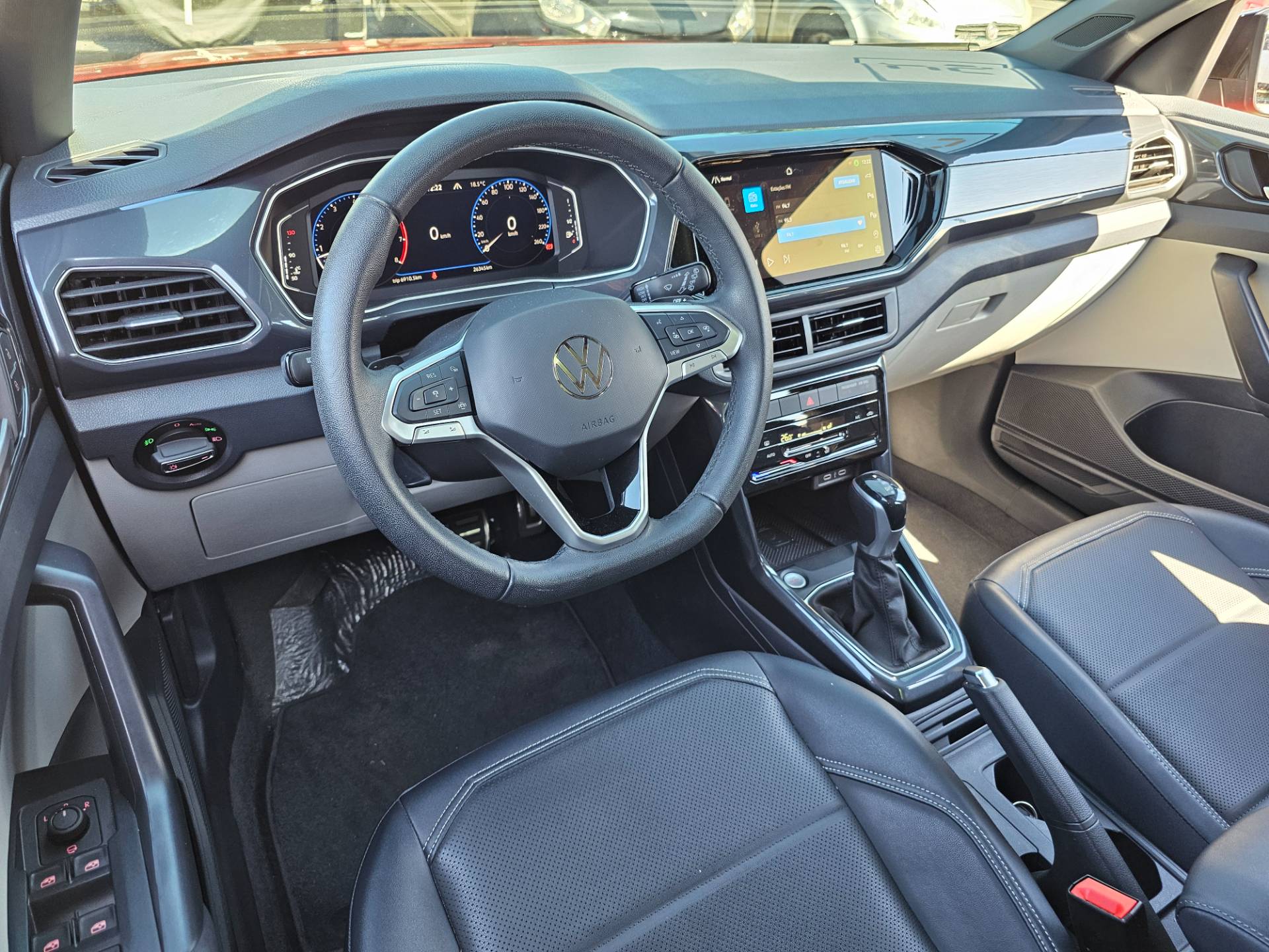 VOLKSWAGEN T-CROSS
