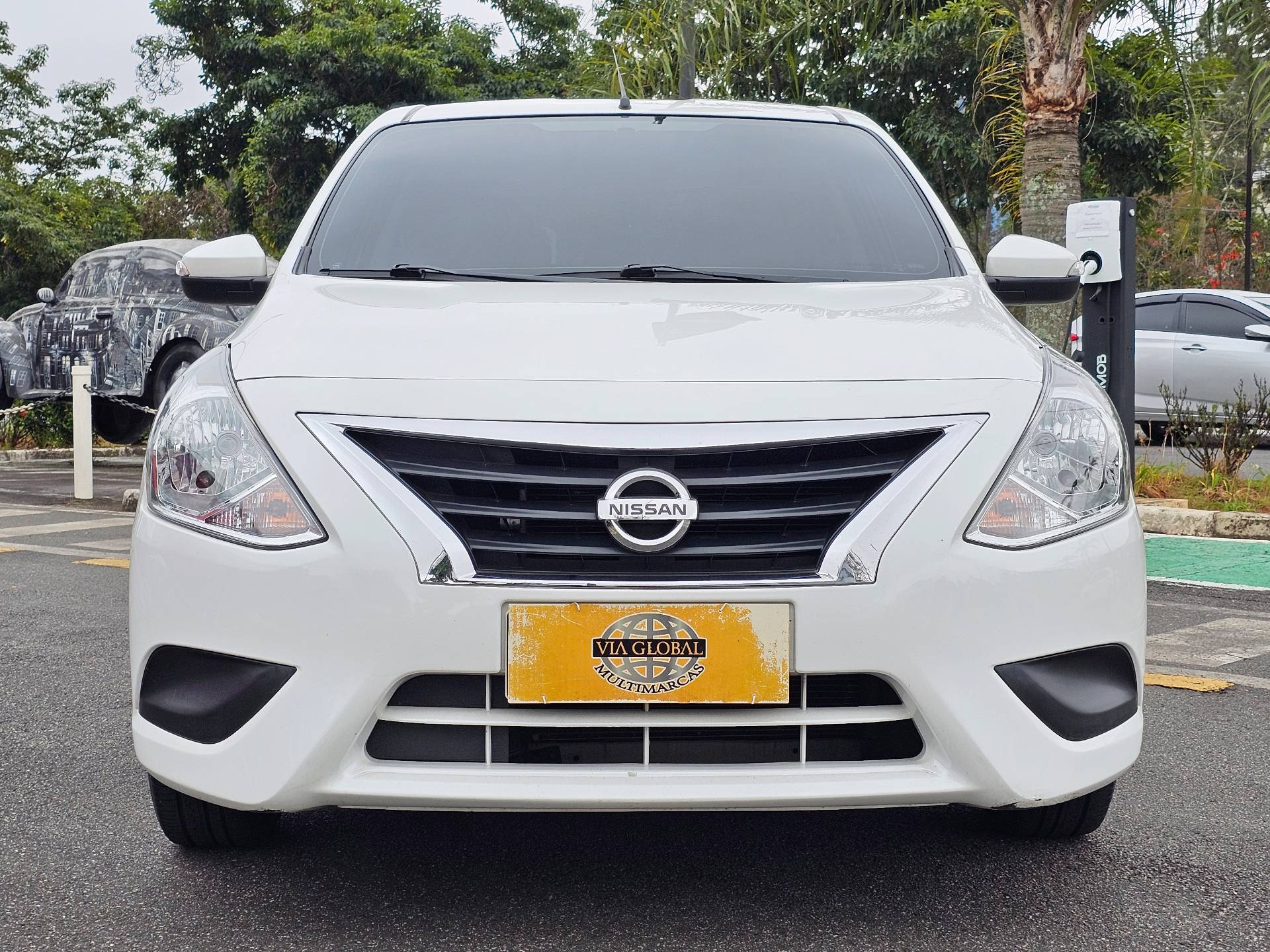 NISSAN VERSA