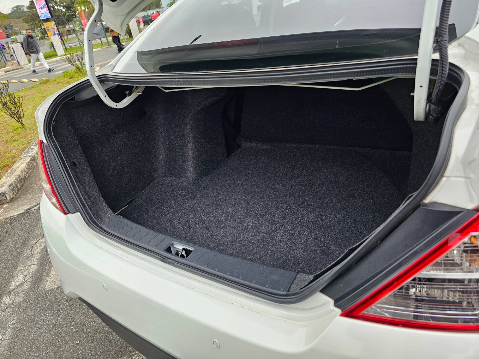 NISSAN VERSA