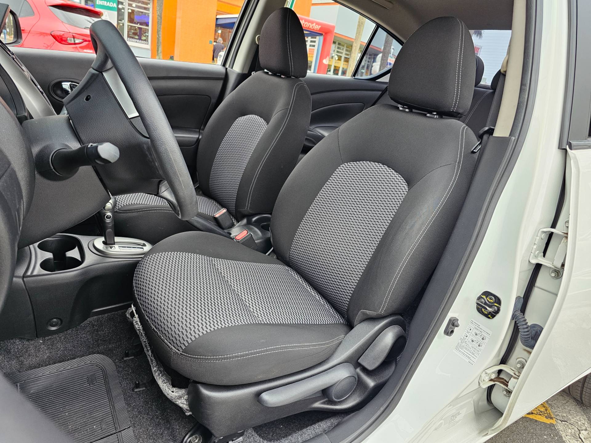 NISSAN VERSA