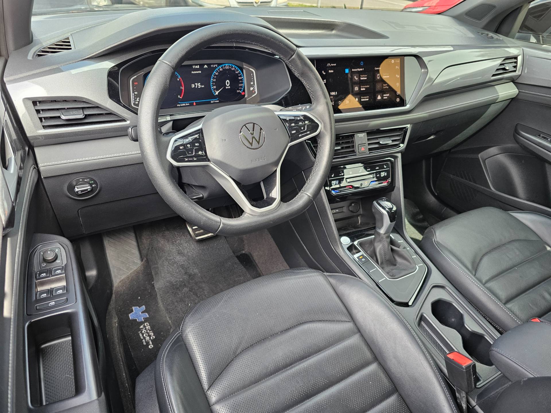 VOLKSWAGEN TAOS
