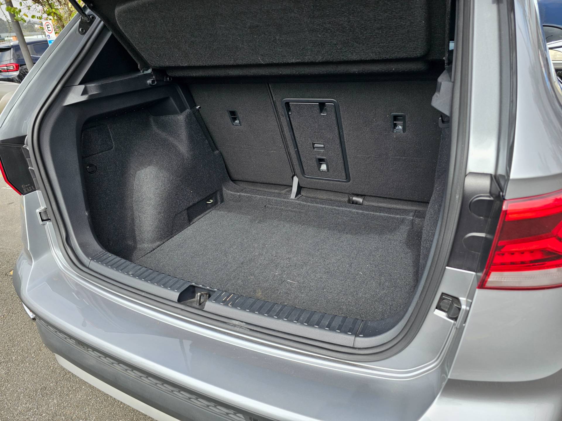 VOLKSWAGEN TAOS