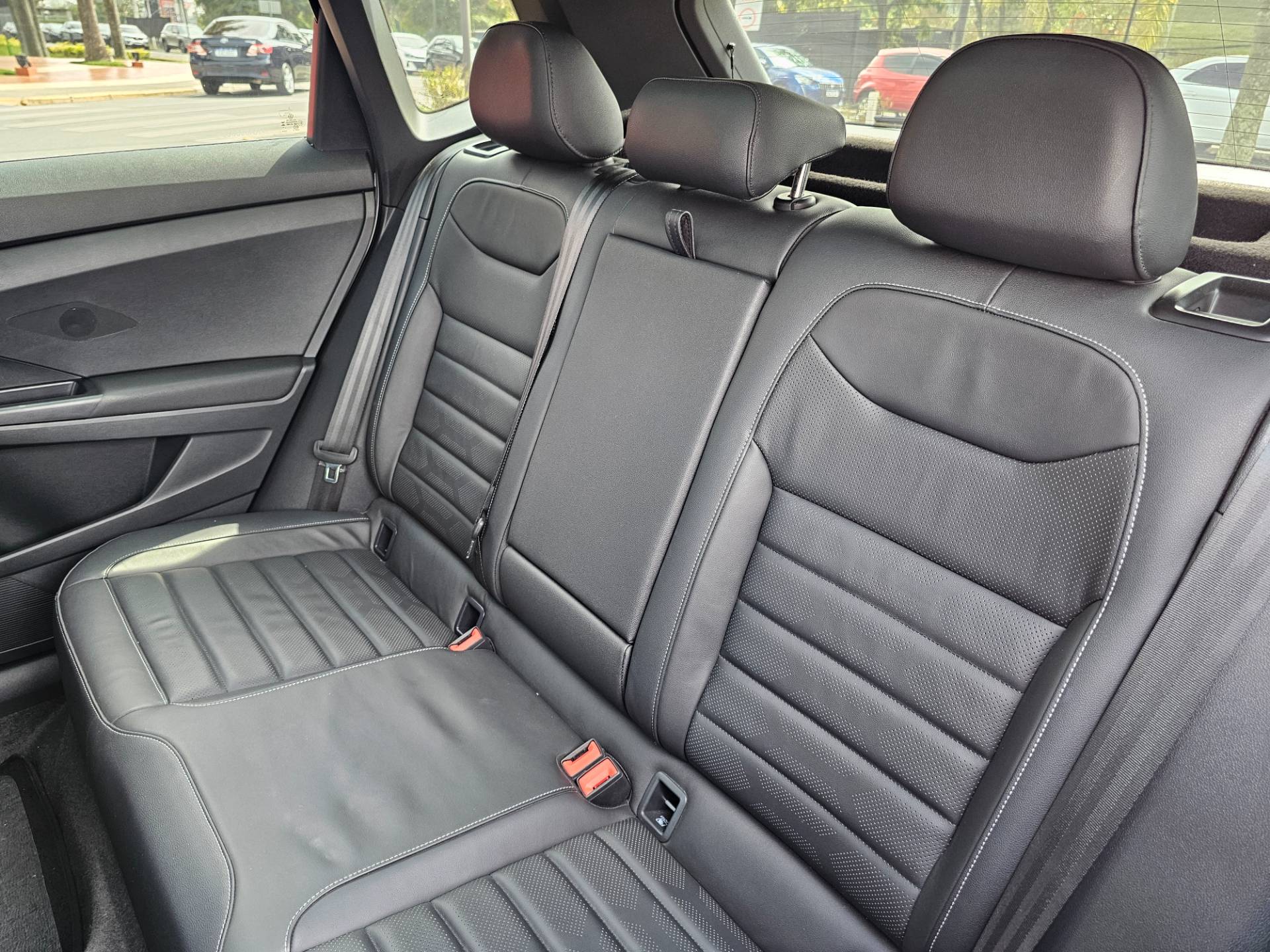 VOLKSWAGEN TAOS