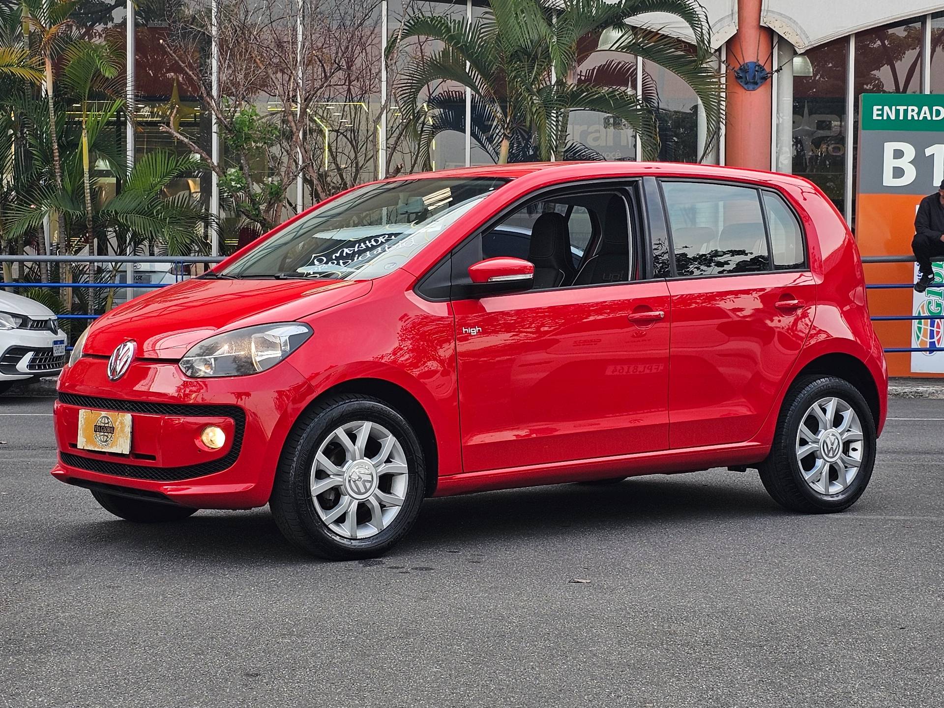 VOLKSWAGEN UP