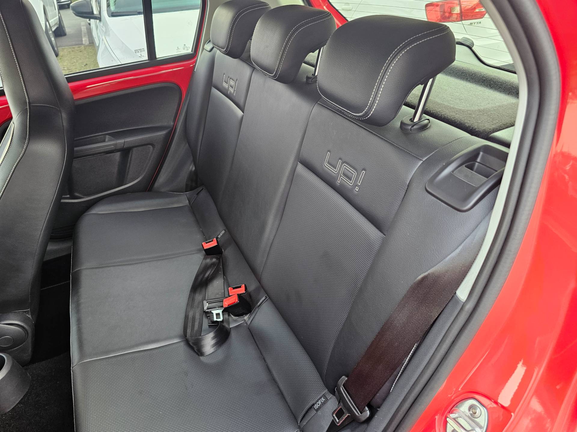 VOLKSWAGEN UP