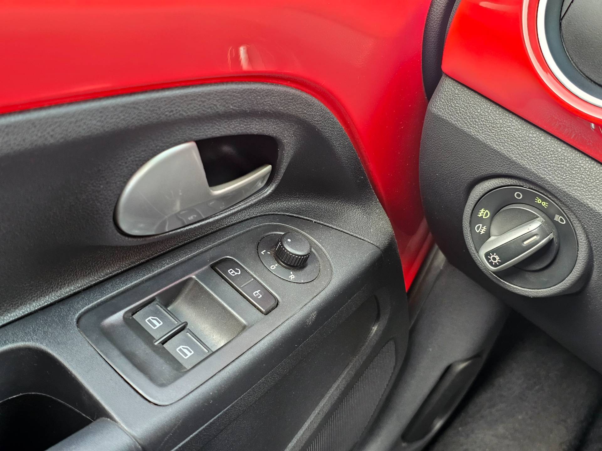VOLKSWAGEN UP