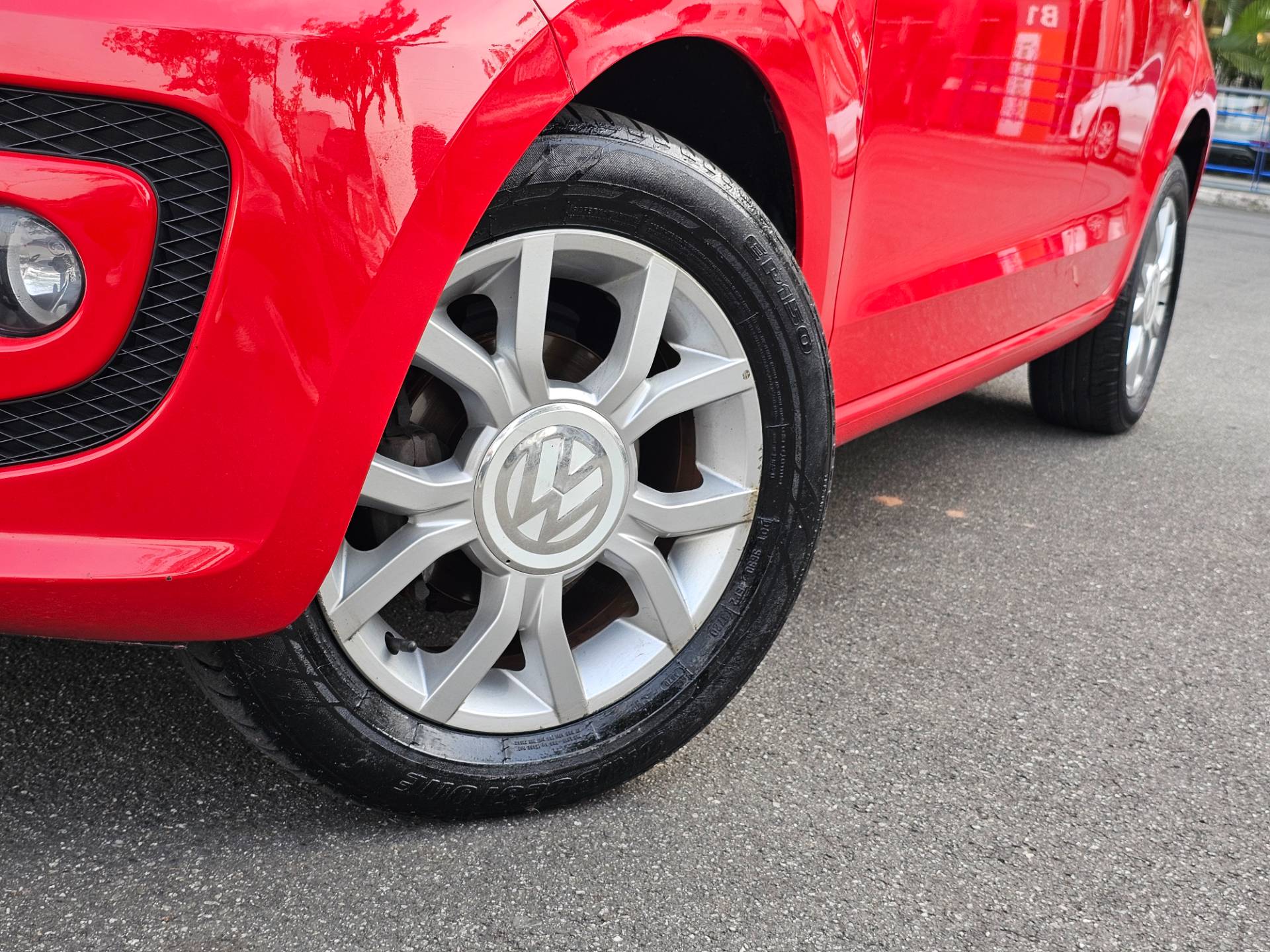 VOLKSWAGEN UP