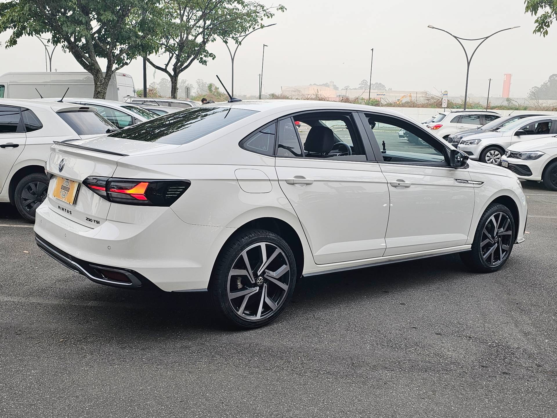 VOLKSWAGEN VIRTUS