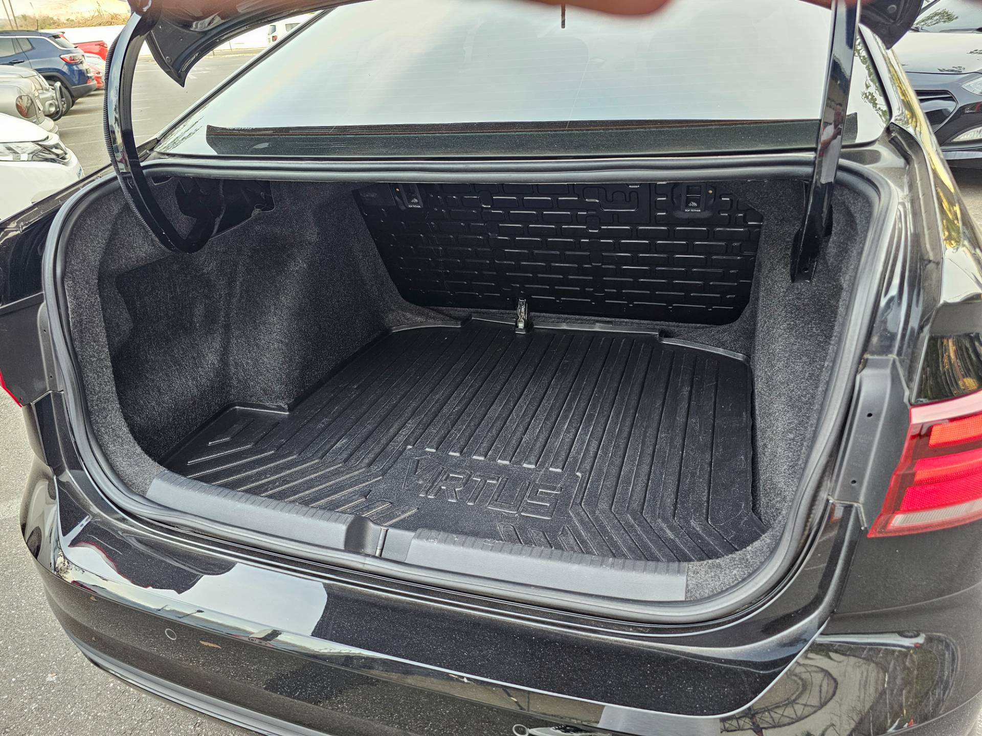 VOLKSWAGEN VIRTUS
