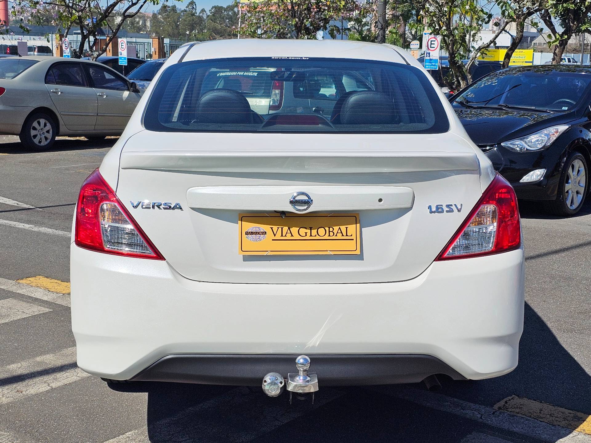 NISSAN VERSA