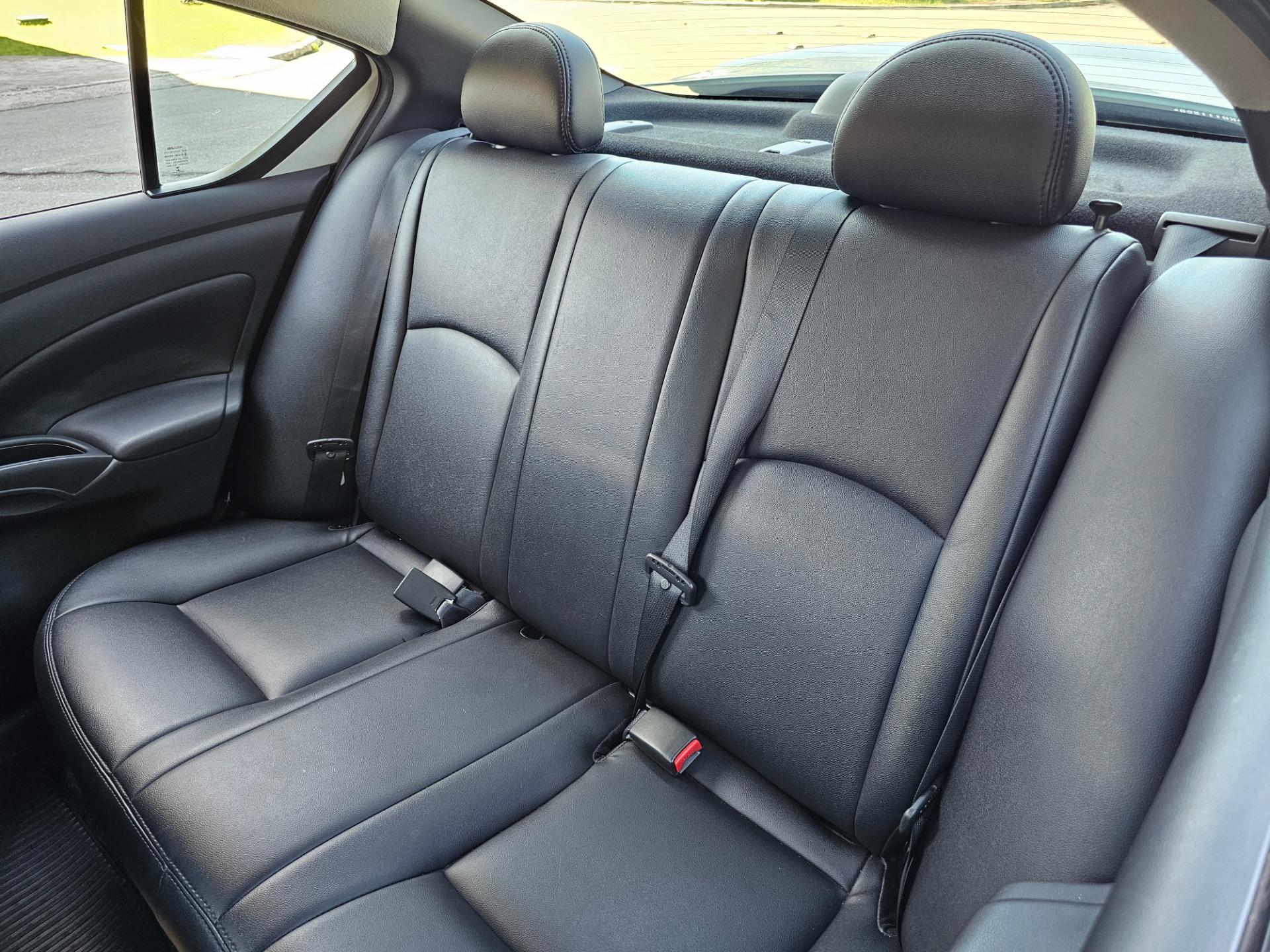 NISSAN VERSA