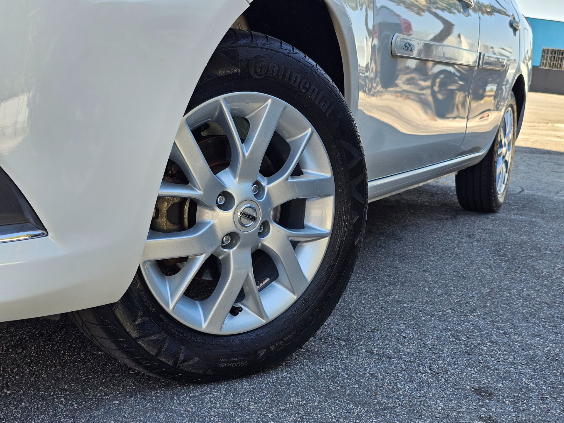 NISSAN VERSA