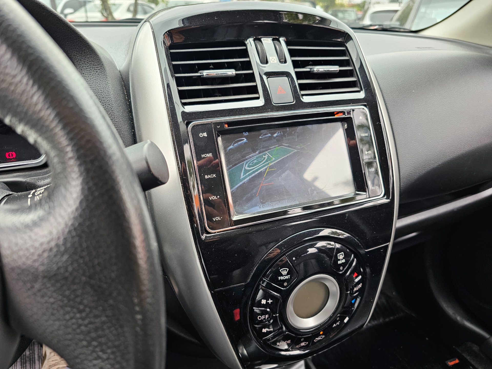 NISSAN VERSA