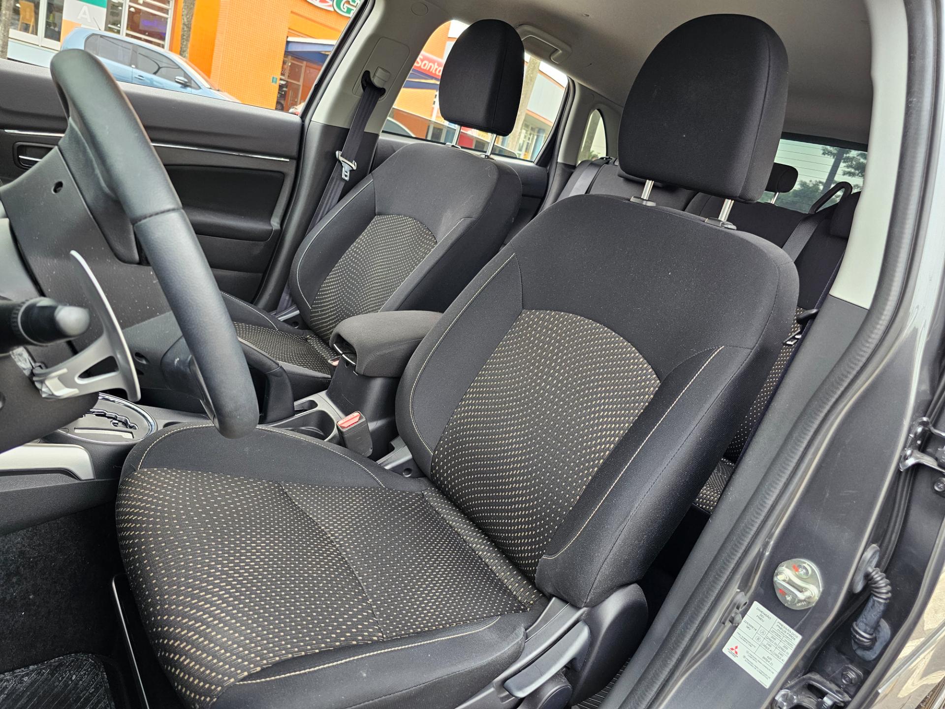 MITSUBISHI OUTLANDER SPORT