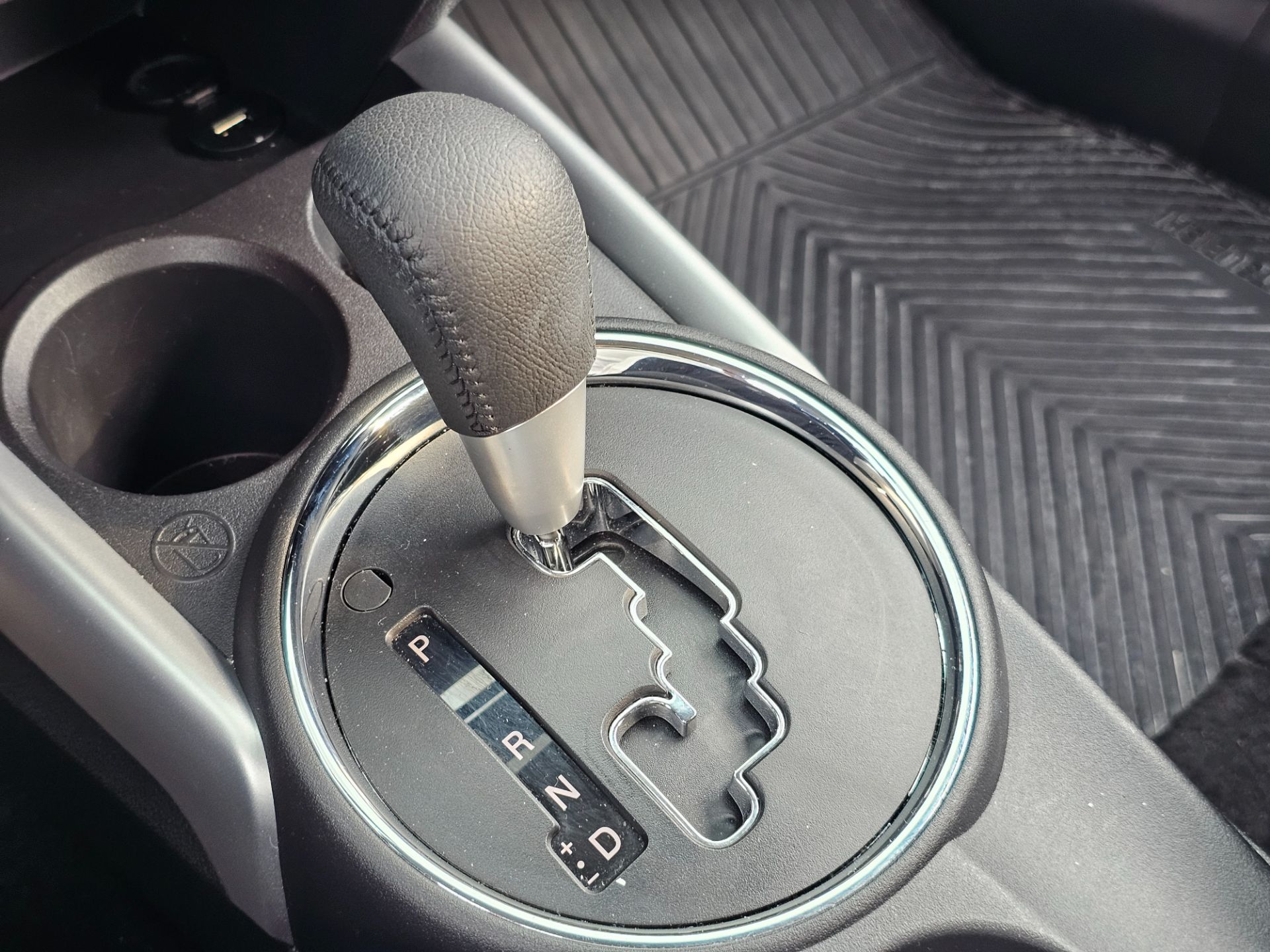 MITSUBISHI OUTLANDER SPORT