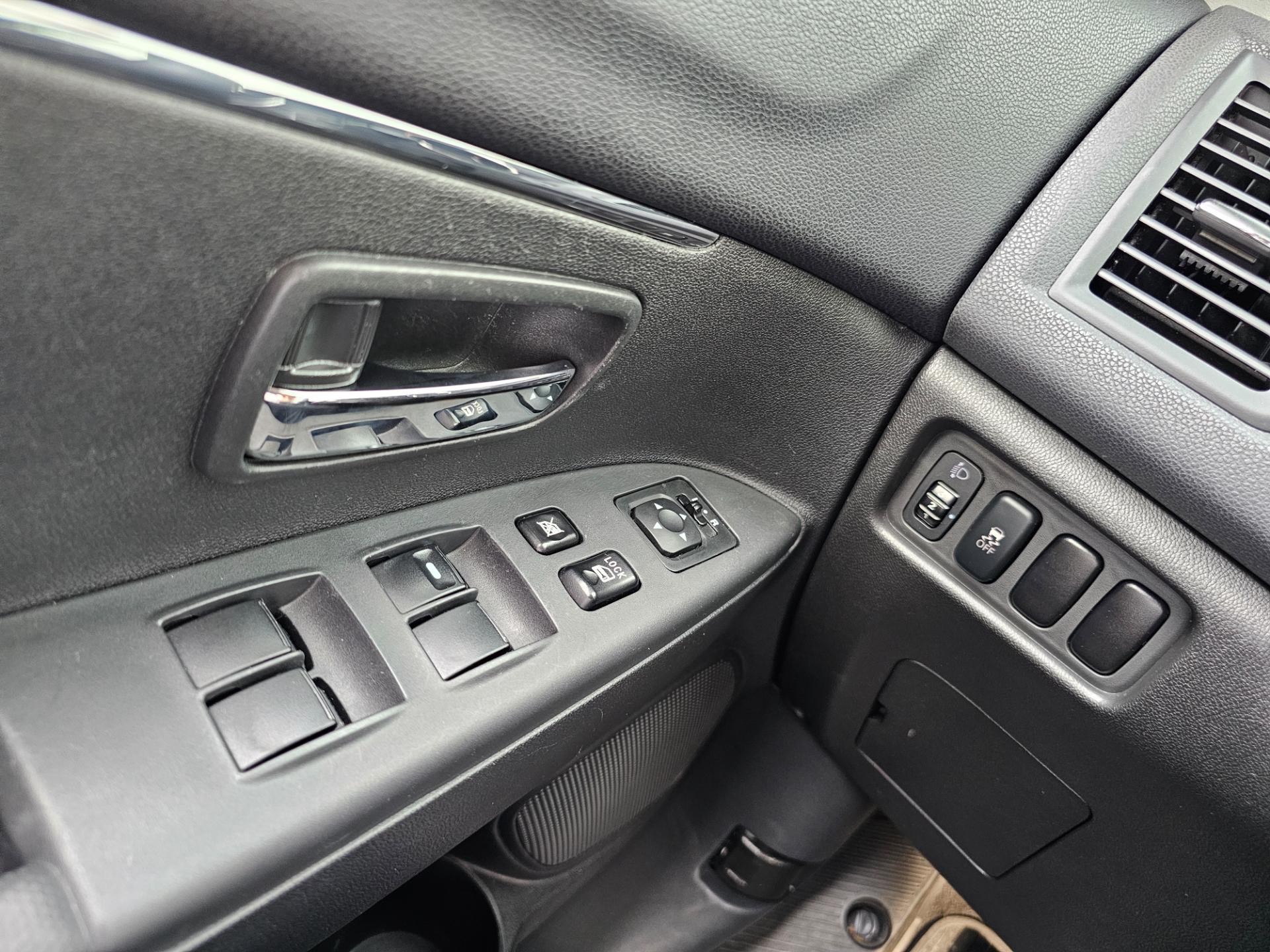 MITSUBISHI OUTLANDER SPORT